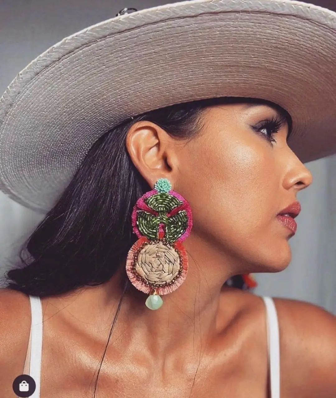 🇲🇽 México SIEMPRE está de Moda: SHOP our 100% HANDMADE Mexican Statement Earrings & Unisex Hat 🎩 SALE (13 Styles Available)‼️ . At CoLores Decor Our team is constantly experimenting with textures & “WOW” styles for a UNIQUE statement design for any room…Introducing TOP 🇲🇽 MeXican Artisan Design & CATAPULTING our culture’s Talent through the vision of our founder, GiL Herrera  . You think you know MeXican Artisan Design, but you have NO IDEA how PASSIONATE , CREATIVE, MASTERFUL, & HARD-WORKING MY PEOPLE ARE.  I, GiL Herrera, founder of CoLores Decor will be my mission to catapult MeXican Design & Designers to the TOP. It NEEDS to be seen & Enjoyed. Your Support is Appreciated! . . . #coloresdecor #interiordesign #mexicandesign #mexicanhomedecor #mexicanchic  #interiordesigninspiration #homedecor #interiordesign #hat #vogueliving #elledecor #voguemexico #fedora #interiordesigner #mexicanrestaurant #artesaniamexicana #hechoenmexico  #mexico #interiorismomexico #designer #mexicanwedding #bodamexicana #aretesartesanales #handmadeearrings #statementearrings 
