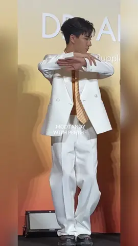 HIT ME UP ฉบับ เพิ้ดเพิ้ด ไม่เหมือนใคร ใครไม่ฮาบ้าง เอางี้ก่อน 🤣55555  #DrAllySummerSunWithPerth #DrAllyxPerth  #KDPPE #PerthTanapon #เพิร์ธธนพนธ์  #perthppe 