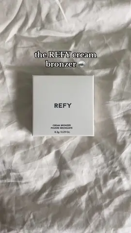 its stunning omg #getreadywithcalvin #fy #refy #refybronzer #grwm #glowy #dewy 