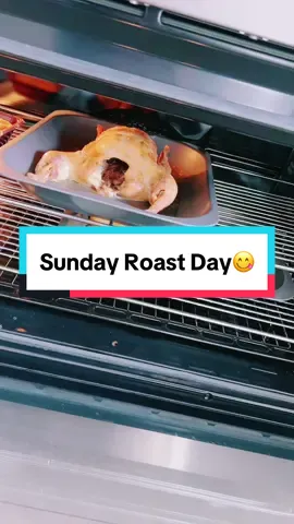 Sunday Roast Day my favourite😋 #sunday #roastdinner #food #family #fyp #foryou #kidsoftiktok #foryourpage #viral #trending #mumoftiktok #foodtiktok 