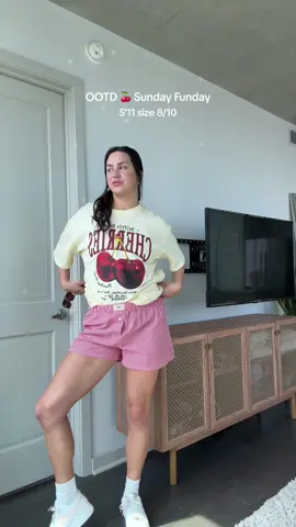 Red is my current obsession 🍒✨ #outfitinspo #springoutfits #springoutfitideas #tallgirl #boxers #casualfit #goingoutoutfit #sundayfunday #pinterestoutfit 