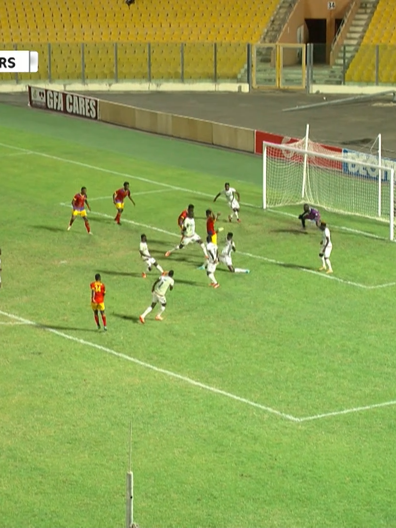 GHANA PREMIER LEAGUE • MW24 Gold Star's goalkeeper with this incredible save, preventing Hearts from taking the lead #MaxTV  | #MaxOnline  | #MaxSports  | #GPL  I #HeartsofOak  | #GoldStars