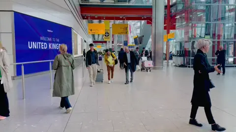 Meet my Friend at London airport ❤️🥰#unfreezmy #accountgrowth @KHAN シ #it 