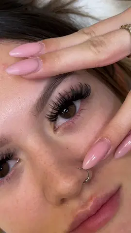 i can’t seeeee 🔪  full set for @The Nail Queen  - - - - - - - - #lashes #lashed #azlashes #azlashextensions #azbeauty #azlash #lashes #eyelashextensions #classic #hybrid #volume #beautybuisness #phoenixlashtech #phoenixlashextensions #phoenixlashes #scottsdalelashtech #scottsdalelashextensions #scottsdalelashes #peorialashes 