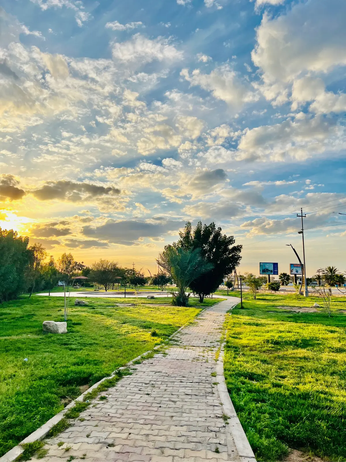 #تصويري_احترافي_الاجواء👌🏻🕊😴 #غيوم #حدائق #تصوير_فوتوغرافي #تصوير_ايفون #الشعب_الصيني_ماله_حل😂😂 #تصويري📸 #لايك_متابعه_اكسبلور #الانبار #غيوم_تصويري 