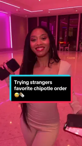 Trying Strangers Chipotle orders 😅🌯 #lordoftheringsgame #chipotle 