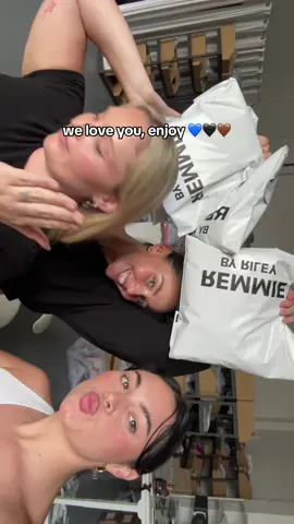surprising our top customers with unreleased pieces from our new collection 🖤 #surpisingcustomers #newcollection #surprise #surprisinggifts #fyp #gifts #customerservice 