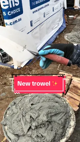 Trainee tries out the new trowel on retaining wall 👏 #bricklaying #bricktok #asmr #asmrsounds #fyp #foryou #work #tradie #bricklayer 