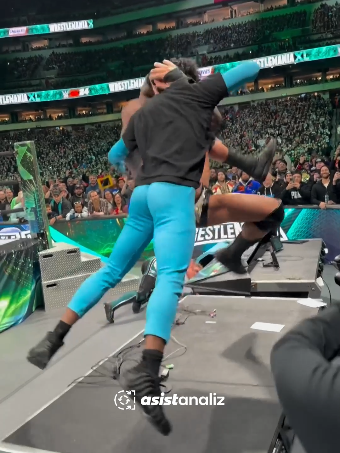 Randy Orton, IShowSpeed'e Wrestle Mania'da RKO çekiyor 👀 @ishowspeed: 