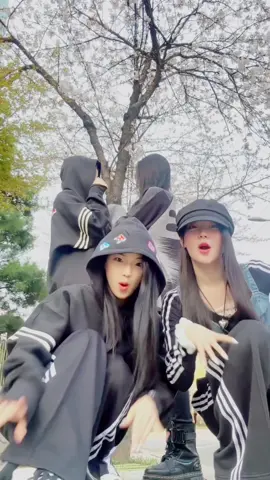 with cherry blossom 🌸 #BABYMONSTER #SHEESHchallenge #베이비몬스터 #SHEESH #RUKA #루카 #PHARITA #파리타 #ASA #아사 #AHYEON #아현 