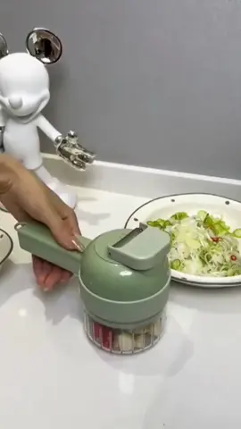 Blender mini chopper portable elektrik serbaguna, chopper bumbu ini tu serbaguna banget bisa mengharuskan bumbu dapur, Chopper pengiris bawang,  blender daging juga bisa. #blenderchopper #chopperdaging #chopperportable #chopperserbaguna #choppermurah 