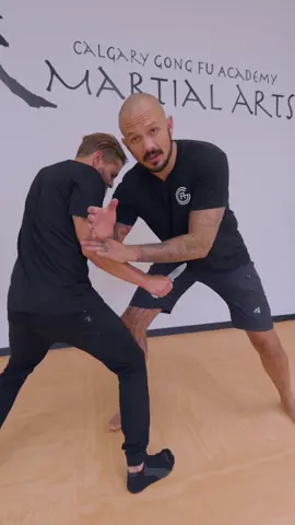 Having to defend yourself against a knife is a terrible place to be. If you sense someone has a knife and may use it, always run get out of the situation as soon as possible. But what if the worst happens the knife comes out and you don’t see it coming. Learning some potentially life saving techniques could make all the difference in what happens next. Dean Franco and I have built a Knife Defense course filled with the best pressure tested techniques we’ve acquired over our more than 6 decades of combined experience.  Send me a DM and I’ll drop you the link or find the link in bio.  We are offering a 20% discount on this course for the spring. Use code SPRING20 at checkout.  #selfdefense #selfdefence #martialarts #knifedefense #fma #weapondefense @Budo Brothers 