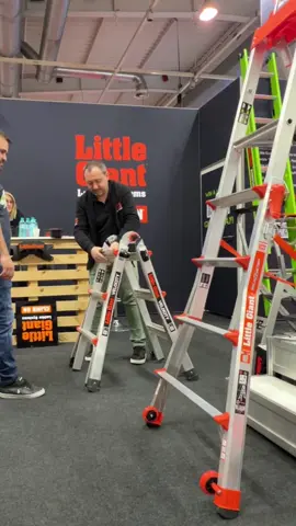 Am dat o fuga pana in Bulgaria la un targ unde era Little Giant si am vazut mai multe tipuri se scari la ei. Unul dintre lucrurile interesante pe care le-am vazut este acest sistem. Sper sa fie cu folos. #LittleGiant #littlegiantladders #ladders #scari #scara #platforma #scule #construcrii #santier #4u #fyp