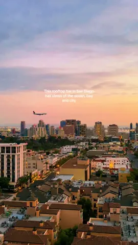 The best views! >>> #sandiego #sandiegocheck #sandiegolife #sandiegolifestyle #sandiegogirl #sandiegoliving #sandiegothingstodo #thingstodosandiego #sandiegohiddengems  #sandiegorestaurants #sandiegobar #sandiegorooftops 