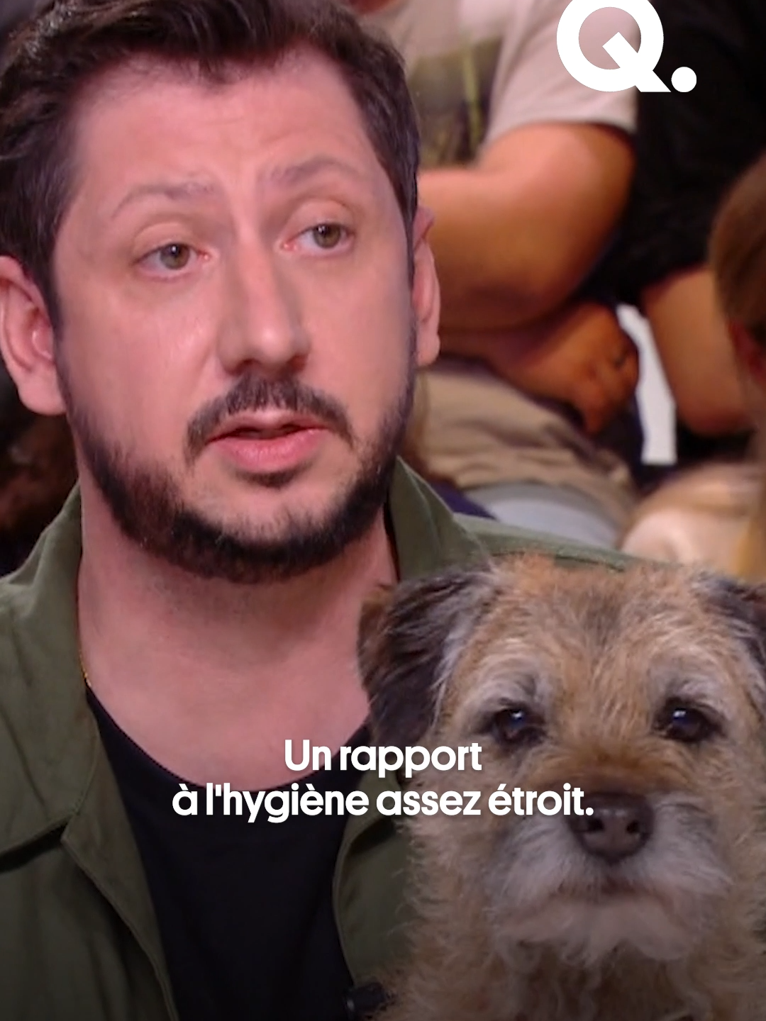 Monsieur Poulpe a passé cinq ans dans la peau de Dingo à Disneyland Paris et ça lui a beaucoup appris 👀 #waltdisneyworld #waltdisney #disneylandparis #disneyland #france #tiktokfrance #dingo #disney #lol #humour #video #interview #quotidien #monsieurpoulpe