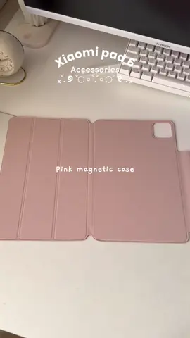 Replying to @Maxine UGC Surprisingly YES!! I was so shock at first nga kasi wala syang kahit anong borders ‘yon pala magnetic. I love this! It is so slim & minimalist. Plus the color pink is soo prettyy💗🎀 #xiaomitablet #xiaomipad6case #xiaomipad5case #tabletcase #ipadcase #pinkcase #karylleee06 #fyp #huaweitablet 