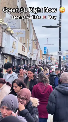 Green Street 📍 Right Now #uptonpark #greenstreet #hennaartist #hennaday #eid2024 #Ramadan2024 #viral #fypシ #londontiktok #uk #eastlondon 