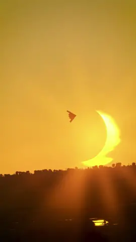 A Northrop Grumman B-2 Spirit is seen demonstrating it's agility in front of the solar eclipse, somewhere in Ohio near Appalachia.  #eclipse #b2spirit #usa #solareclipse2024 #usaf #military #relaxitsjustmsfs2020 