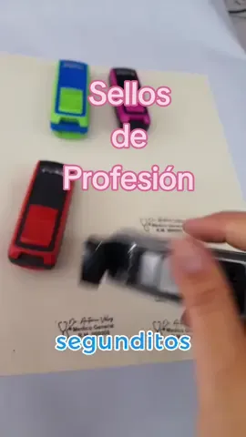 Sellos de profesiones sellos personalizados con tu profesión, perfectos para firmar  Tenemos tienda física en Medellin y hacemos envíos a toda Colombia  #sellotrodat #sellodebolsillo #sellodepro#selloenfermero #doctora #medico #auxiliardeenfermeria 