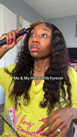 How to get a flat wig install without braids 😮‍💨 use that HOT COMB! #curlyfrontalwig #amazonwig #wiginstallessentials 
