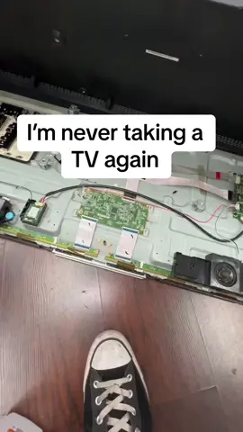 Its FRIEND SEASON! CHECK YOUR TECH! This was the worst infestation ive seen in awhile. Im just glad i caught it quick #tv #tech #roaches #exterminator #gross 