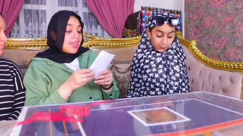 بنت فقيرة نفسها في كحك العيد ولكن المفاجأة من الميس - شوف عملت معاها ايه !! الفيديو كامل علي اليوتيوب والفيس بوك @محمد معاذ Mohamed Moaz 