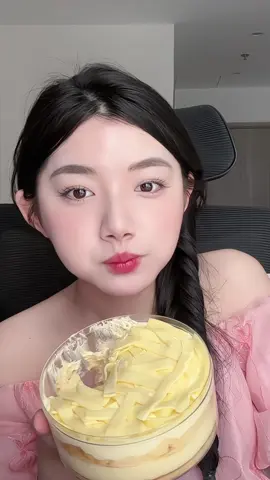 Dăm ba chiếc bánh ngọt, sao ngọt ngào bằng em 🧁                                                            #krishblending #krishblendingvn 