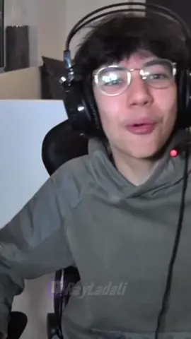 Twitch: RayLadali #rayladali #schulstory #klassenarbeit #deutscharbeit #viral #fürdich #lachkick #schulstorys #schulstorytime #lachkick😄😂😆 