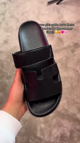 I dont know about you girls but I’ve been OBSSESED! 😮‍💨💖✨🫶🏽 #foryou #viral #Summer #sandals #sliders #spring #fypシ #foryoupage #corecollection 