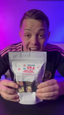Day 1 of trying Viral Tiktok Products! Started off with Freeze Dried Cheesecake Bites #CheeseCakeBites #FoodReview 