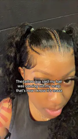With no makeup on the lace 😩 eatingggg #gluelesswig #wigginshair #braidedwig #fyp 