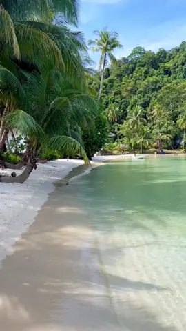 Paradise found in Thailand 🌴 #kohkood #kokut #thailand #hiddengem #amazingthailand #paradise #thailandtrip #islandlife #beaches 