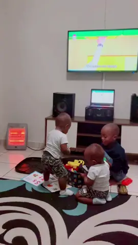 Cute moments🥰🥰#SAMA28 #twins #fy #fyp #fypシ #fypシ゚viral #viral #viralvideo @Truworths @cute baby 