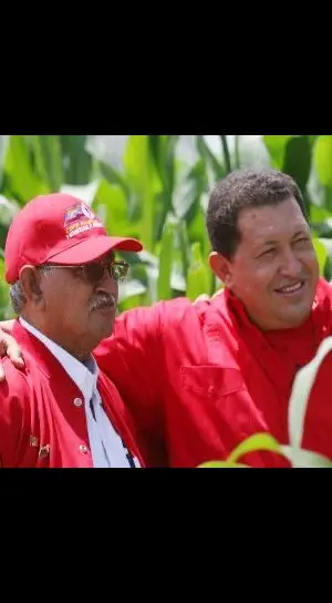 #ULTIMOMINUTO Murió hace minutos en Barinas Hugo de Los Reyes Chávez, padre de Hugo Rafael Chávez Frias y ex gobernador de Barinas.