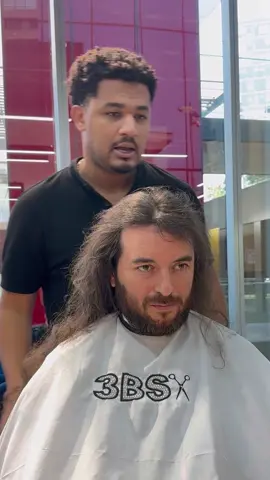 Corte de cabello moderno. Mucho tiempo sin cortarse el cabello 😱#clasico #cambiodelook #tijera #masculino 