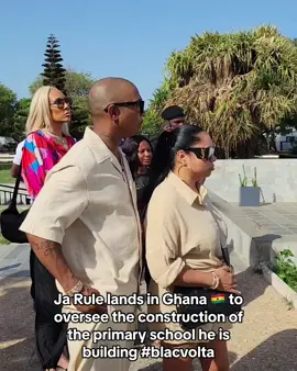 BVNews : American celebrity rapper Ja Rule ( @jarule ) lands in Ghana 🇬🇭 for a two-day visit to oversee the construction of the primary school he is building. He visited the Kwame Nkrumah Mausoleum along with the @beyondthereturn team.  In a social media post, Ja Rule shared his intention to initiate the construction of classroom blocks in Nuaso, situated in the Eastern Region of Ghana. “Building towards the future” FR 🇫🇷 Le rappeur américain et célébrité Ja Rule arrive au Ghana aujourd’hui pour une visite de deux jours afin de superviser la construction de l’école primaire qu’il est en train de construire. #blacvolta #blacvoltaparty #jarule #school #ghana #accra 