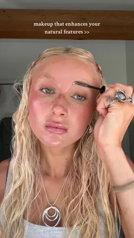 natural makeup >> - - - #grwm #grwmmakeup #naturalmakeup #nomakeupmakeup #glowymakeup #glowy #glowyskin #sunkissedmakeup #summermakeup #glowyskin #skincare #glassskin #cleangirlmakeup