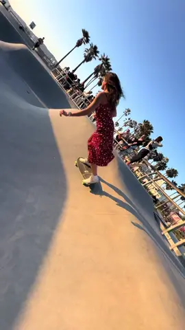 Living my beat life skating at sunset, using a dress! It feels like summer 😎  . . . #skateboard #Skateboarding #surfskate #carverskate #carverskateboards #venicebeach #surfskategirl  @Carver Skate 