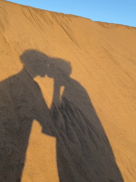 Moments pass, but shadow kisses linger 💛🏳️‍🌈  @edyyxmik  #GayKiss  #QueerDestinations  #Love  #Queer  #AestheticVideos  #Travel  #experience #Sand