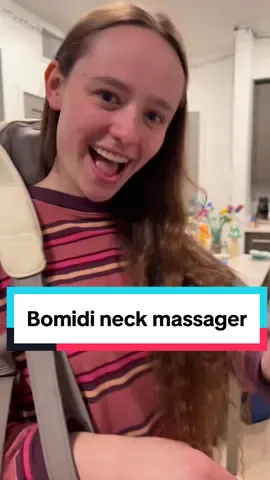 Trying out our new Bomidi neck massager! A gift for yourself, enjoy a massage at home and relax #zolelechoice #neckmassager #bomidi #relaxing #massage #massager #obsessed 