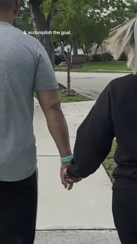 Walk with me (con mi mamá & papá) - part 2 - nos gusta dormir  #Vlog #dailyvlogs 