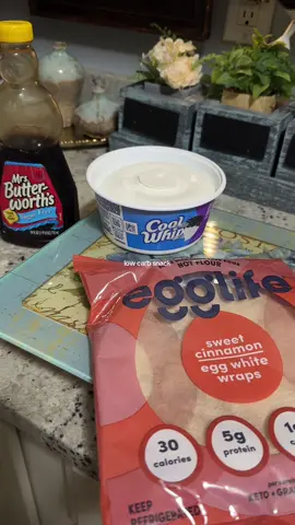 I needed a sweet treat ✨ & this hit the spot! 🙌🏻 - #lowcarb #keto #lowcarbsnack  @egglife egg white wraps 🥚 - Just used an egg wrap  ( didn’t actually use cool whip) wouldnt melt quick enough LOL so used cream cheese & toasted it then added the sugar free syrup & sliced! A quick yummy low carb treat 🤍