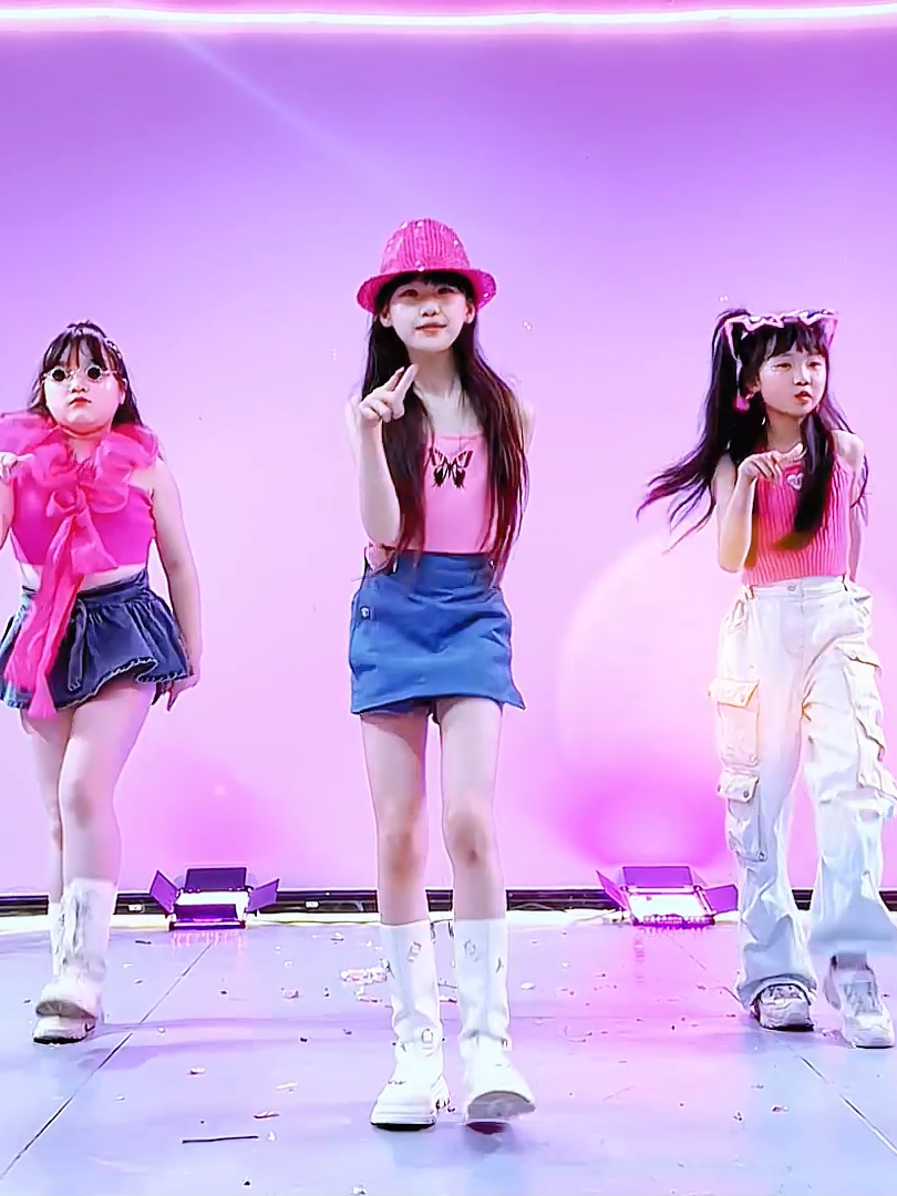 If you are proud of your life then you must be happy every day , Modern dance clothes for children Thdance #thdance #donhay   #donhaychobe   #donhayhiendai   #dancekids      #trangphuc   #trangphucbieudien  #zumba  #zumbakids  #hiphop  #hiphopkids