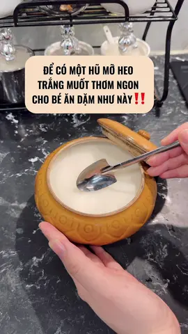 TIPS thắng mỡ heo đúng cách cho bé ăn dặm🤤 Vào bếp cùng mẹ Xoài nấu một hũ mỡ heo trắng muốt, thơm ngon nha🥰#thucdonandamchobe #andamkieunhat #tipnuoiconkhoahoc #LearnOnTikTok #trending #xuhuong #xoaiiuoi #emxoaioi #mevabe 