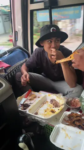 Bao nhiêu mà cho đủ với 2 khứa này 😂😂 @Gà Rừng 🐔 @♥Tuấn🚍Hiệp♥ #xekhachvietnam #nhaxetuanhiep #69B00189