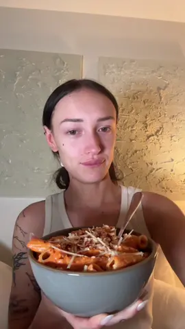 Vodka pasta mukbang…….