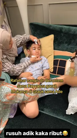 Mama gigi Auto Panik😂😂 #raffinagita1717 #rayyanzamalikahmad #rayyanza #rafathar #rafatharmalikahmad #lol #ngakak #fyp #fypシ゚viral #foryou 