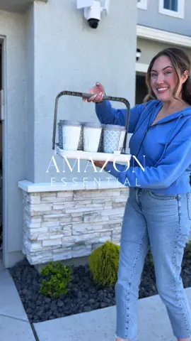 A 12 cup deink carrier?! 😱🤌🏻✨ The most random Amazon find but so worth it!! #lifehacks 