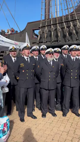 Sweet Caroline... _________________________ #sète #sete #francais #france #blauejungs #marine #bundeswehr #navy #marinechor #choral #choir #chor #singen #sing #military #follow #following #viral #tiktokviral #tiktok #mittelmeer #uniform #cute #süss #sweet #hello #bonjour 