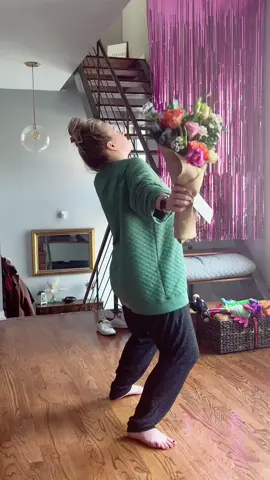 I asked my husband to take a pic of me with the flowers my UK publisher sent to celebrate the release of my thriller ‘You Shouldn’t Have Come Here’ in the UK, and this is what happened instead. It is a bop though 😌🕺🏻 #jenevarose #husbandreacts #theperfectmarriage #dancingqueen #authorsoftiktok #thrillerbooks #bookrecs #BookTok 